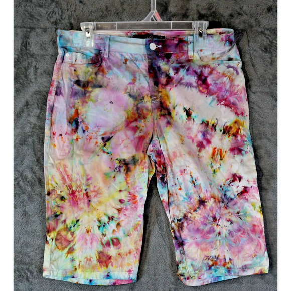 Gloria Vanderbilt Bermuda Shorts SZ 8 Artisan Hand Dyed Crumple Style Tie‑Dye - Picture 1 of 9